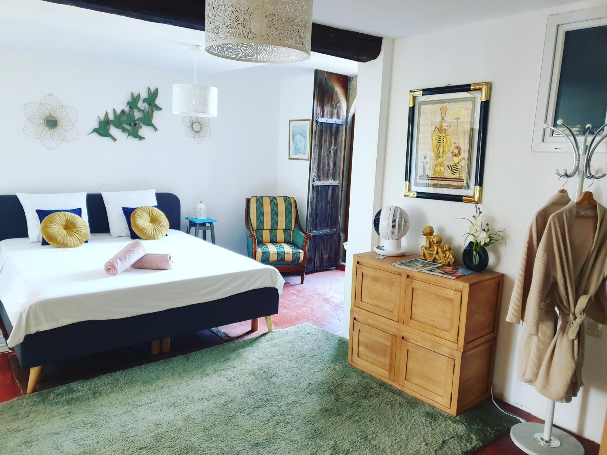 Bed and Breakfast Les 2 Droles D'Oiseaux Luc-sur-Orbieu Esterno foto