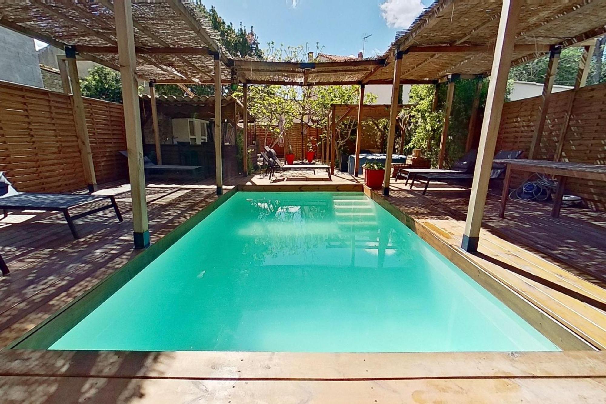 Bed and Breakfast Les 2 Droles D'Oiseaux Luc-sur-Orbieu Esterno foto