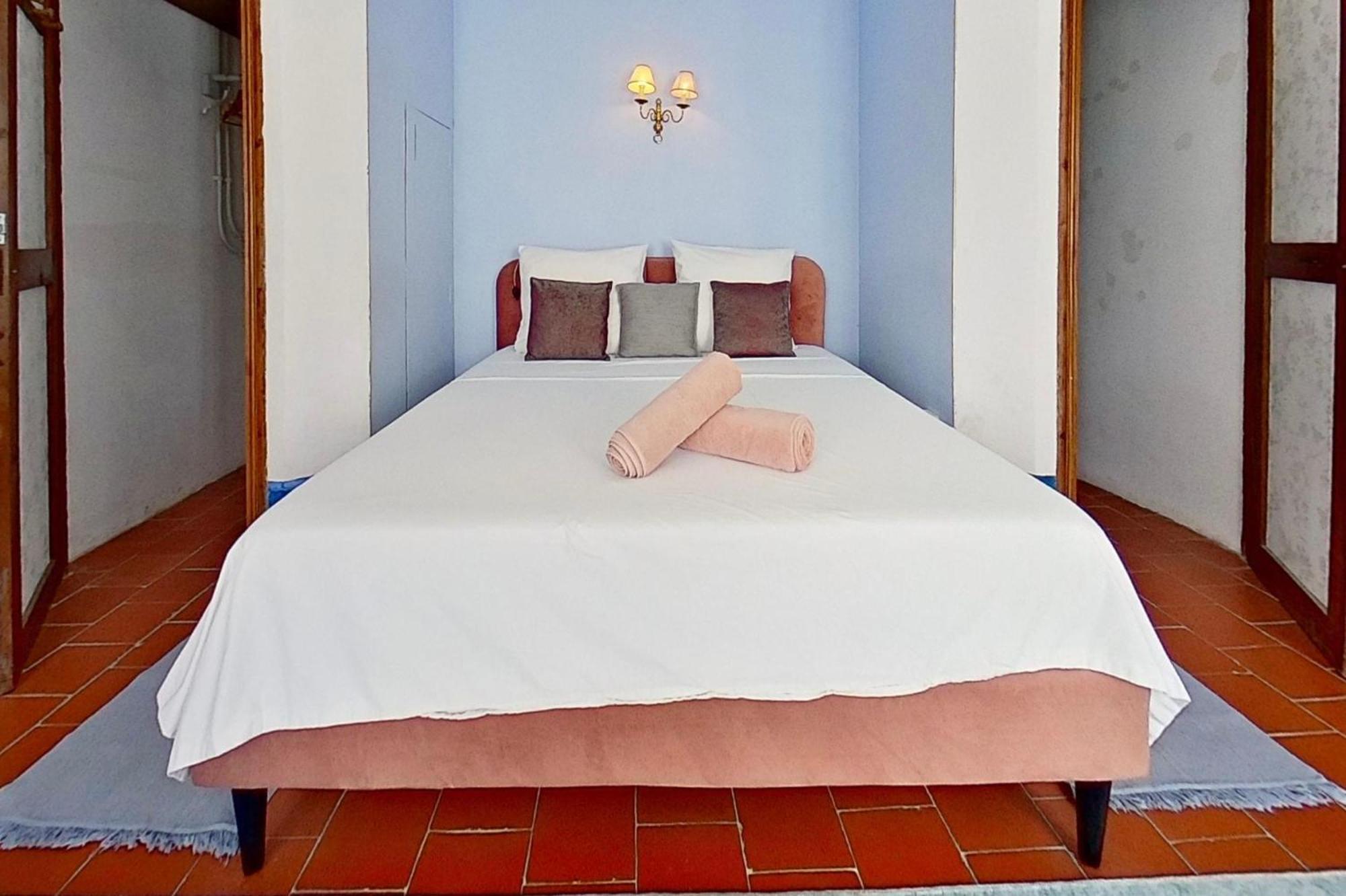 Bed and Breakfast Les 2 Droles D'Oiseaux Luc-sur-Orbieu Esterno foto